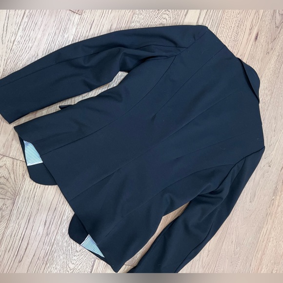 Classic tapered black blazer H&M size 8 - Picture 9 of 9